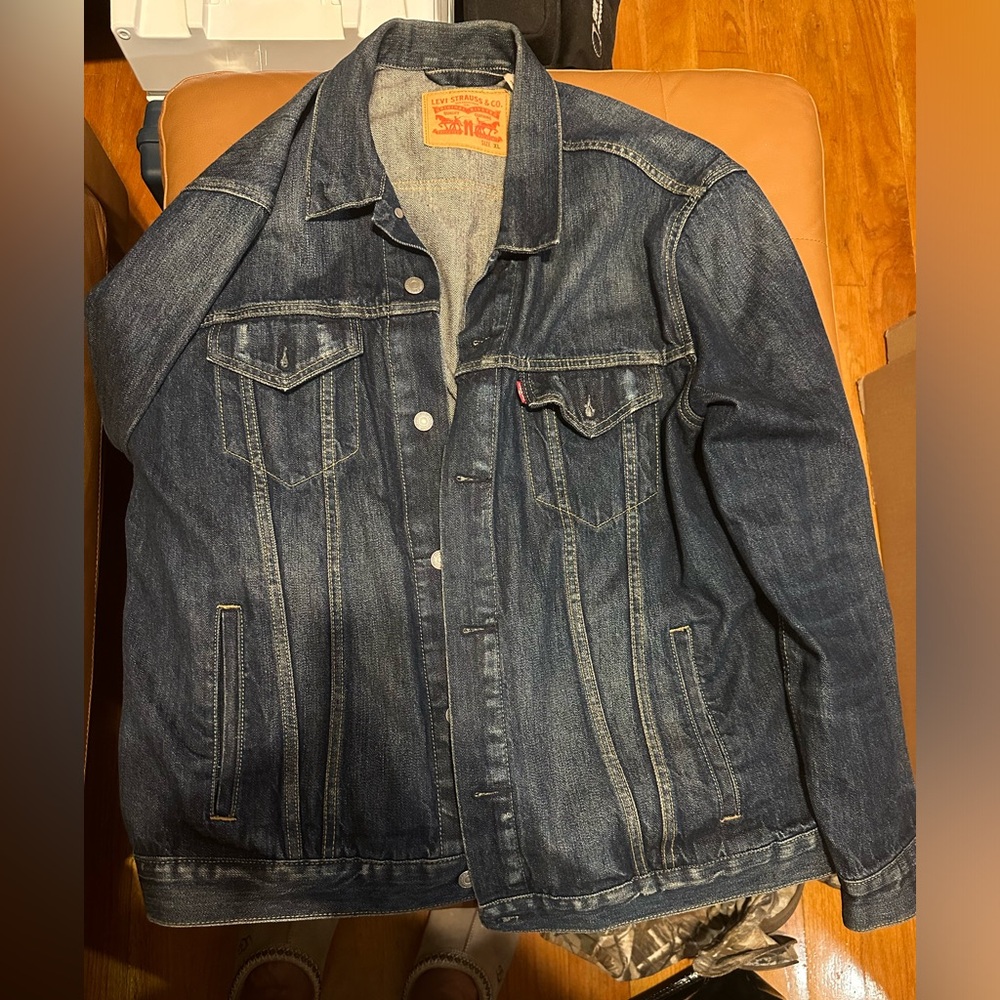 Levi's Denim Trucker Jacket SZ XL
